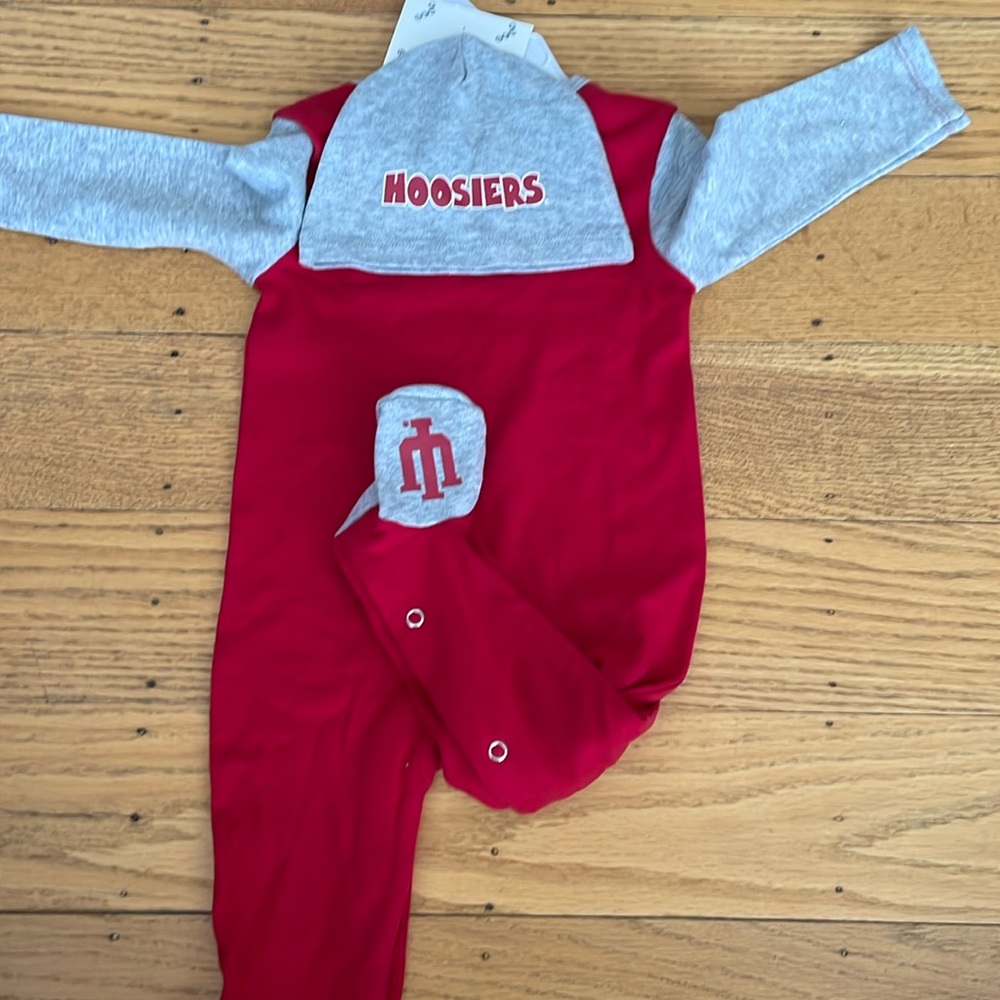 Indiana University long Sleeve Onesie + matching hat 6-9 months